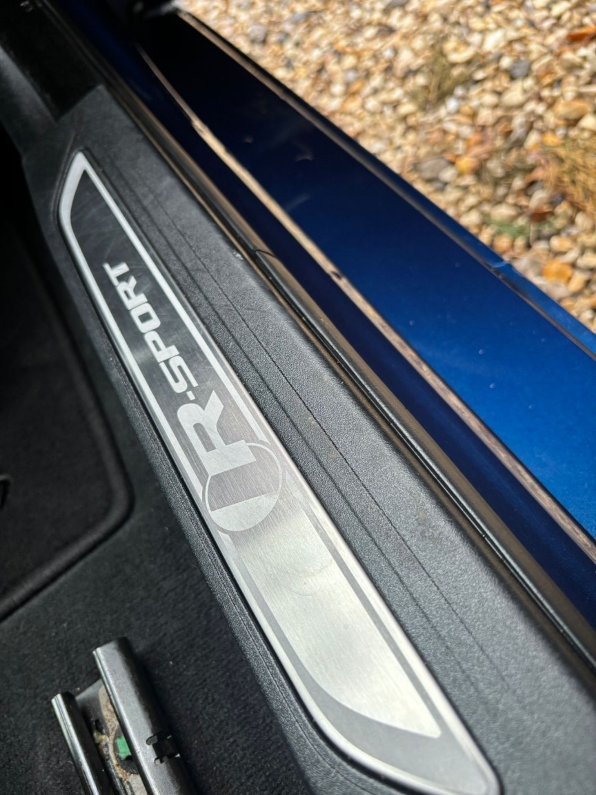 Used Jaguar XE 2016 for sale - 76670767: Photo 7