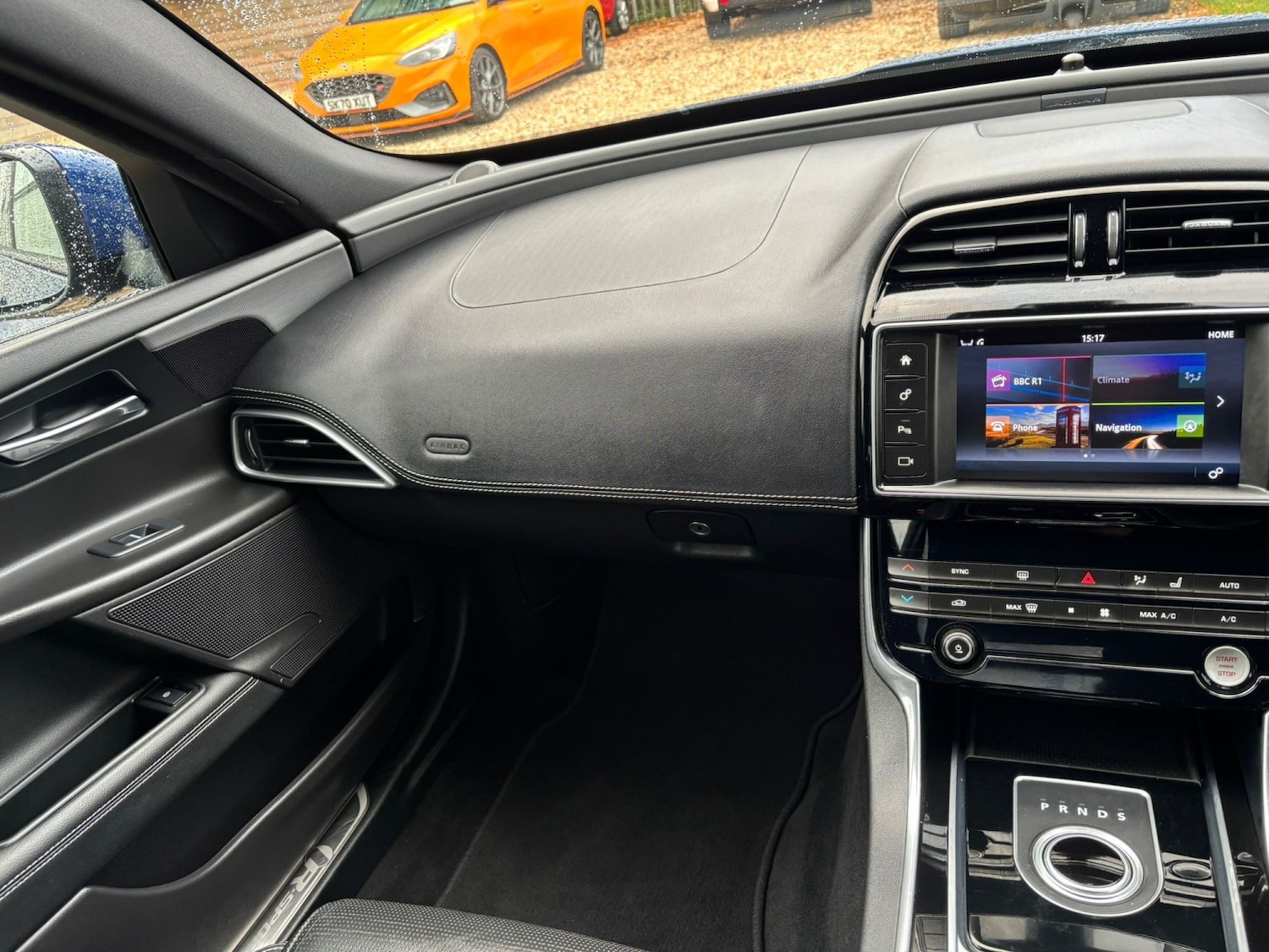 Used Jaguar XE 2016 for sale - 76670767: Photo 8