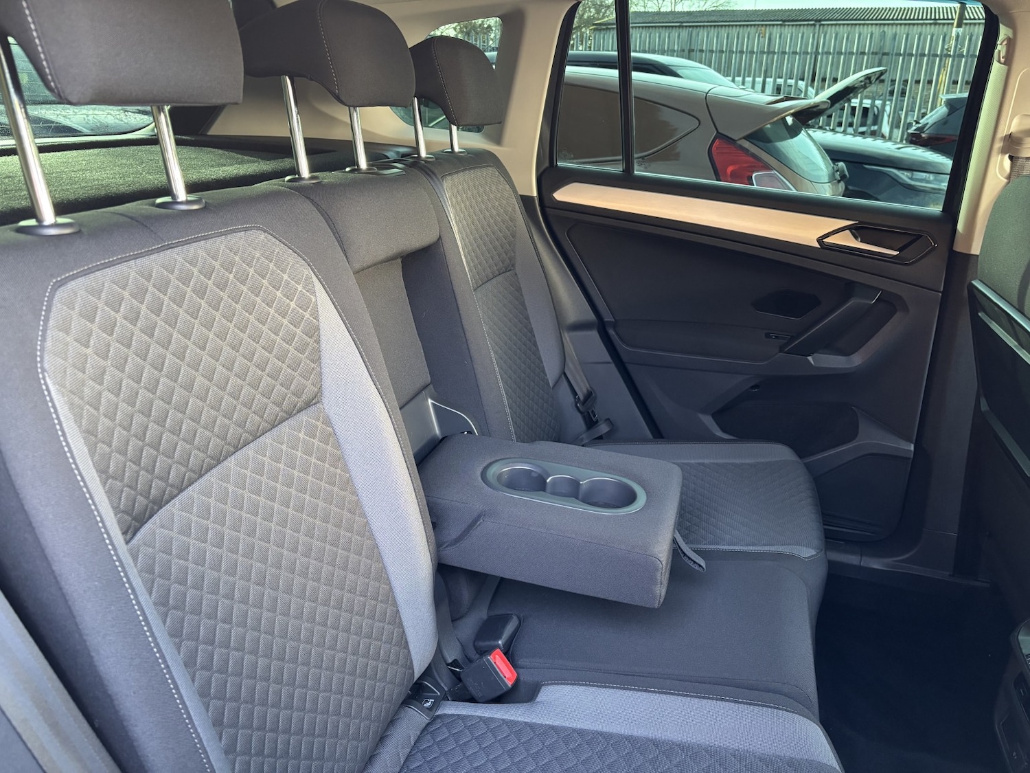 Used Volkswagen Tiguan 2017 for sale - 77400001: Photo 10