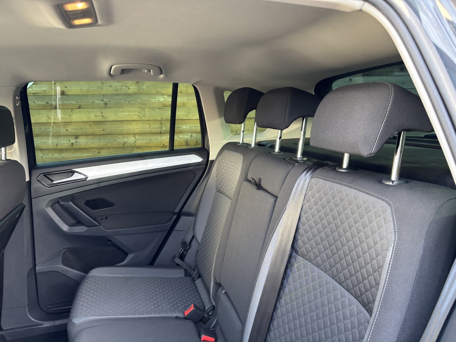 Used Volkswagen Tiguan 2017 for sale - 77400001: Photo 12