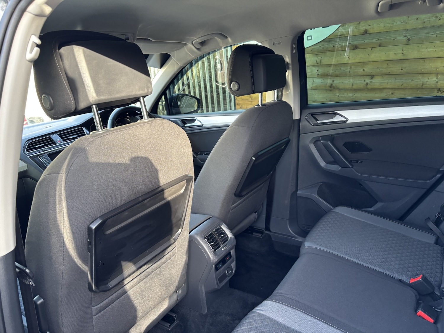 Used Volkswagen Tiguan 2017 for sale - 77400001: Photo 13