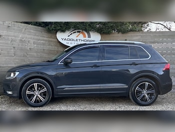 Used Volkswagen Tiguan 2017 for sale - 77400001: Photo