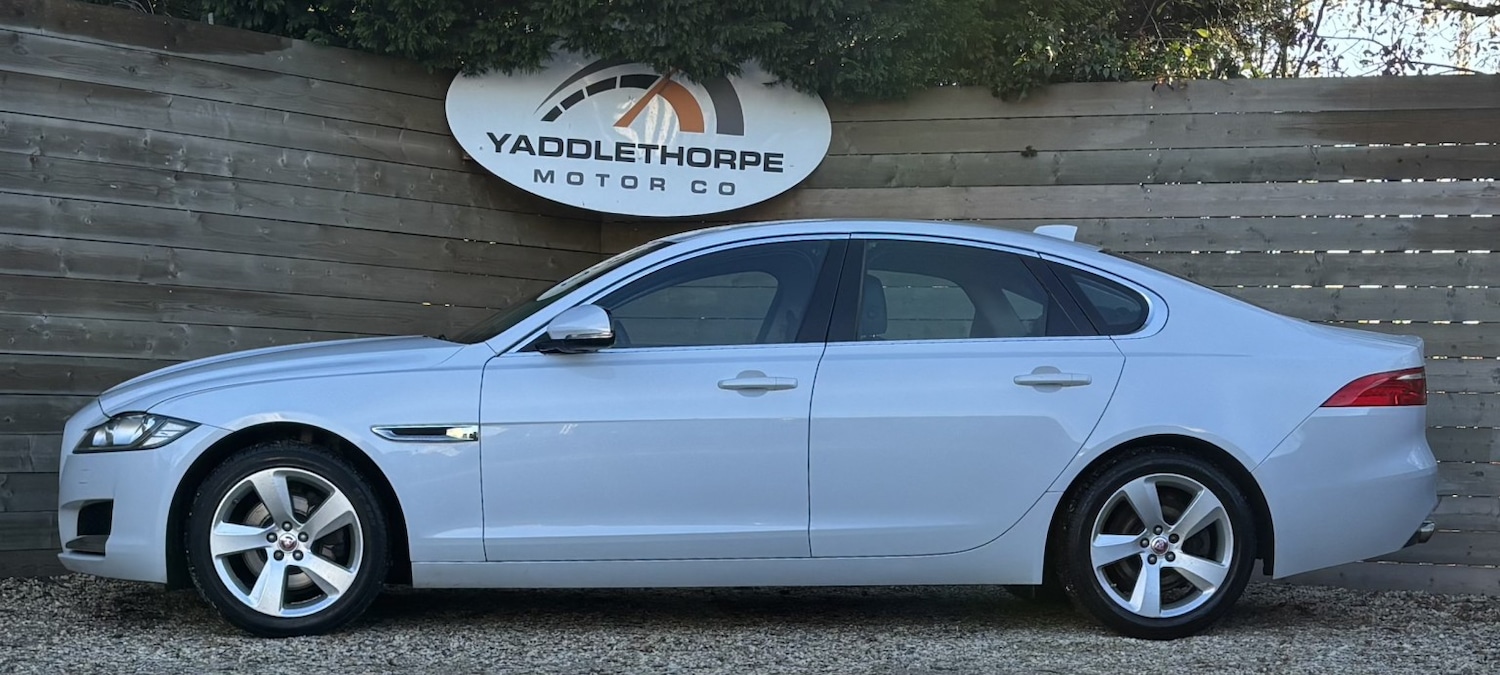 Used Jaguar XF 2017 for sale - 76637471: Photo 4