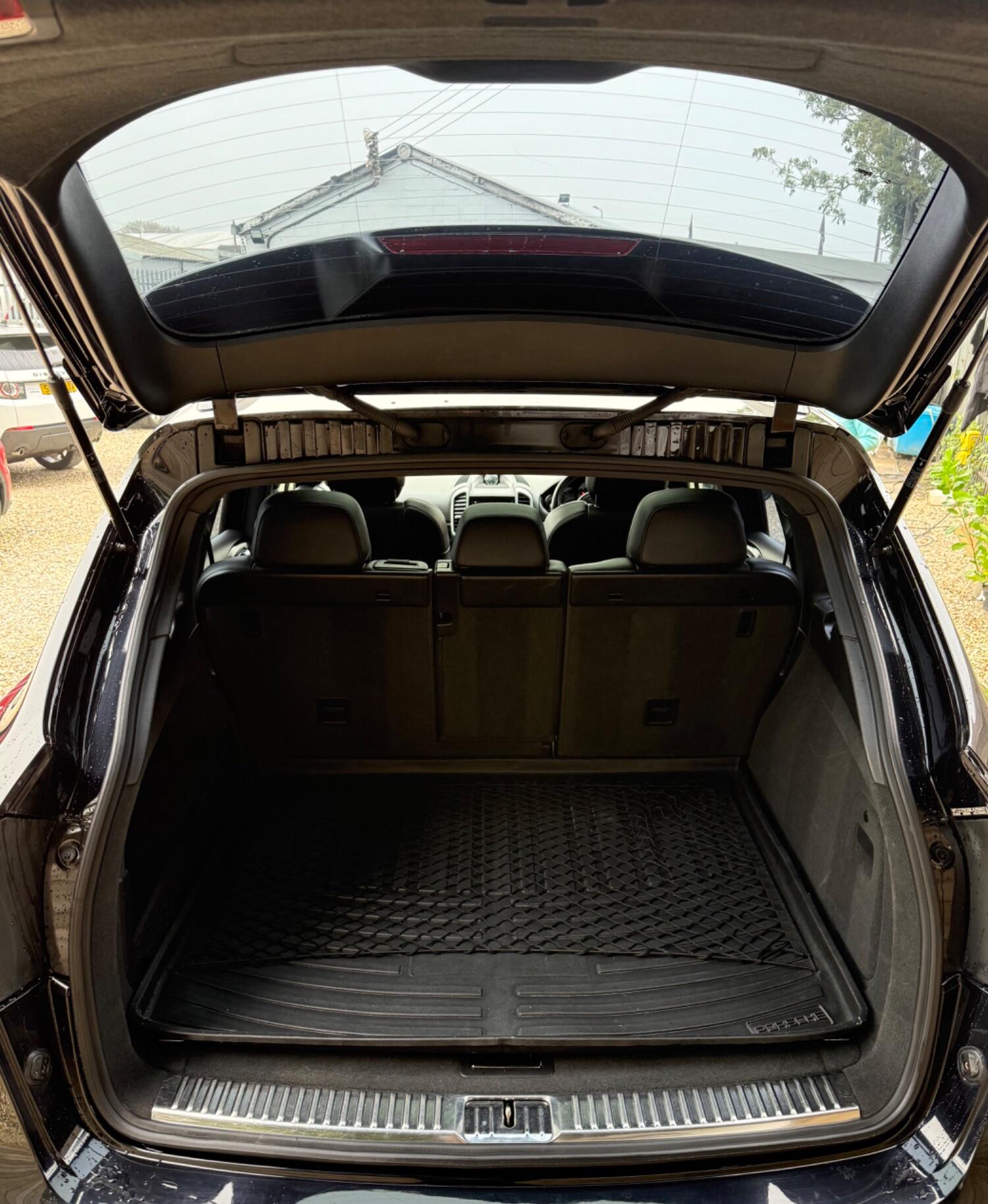 Used Porsche Cayenne 2010 for sale - 77494885: Photo 11