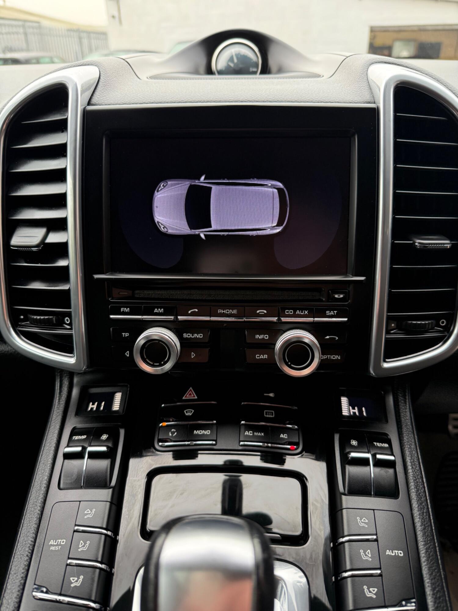 Used Porsche Cayenne 2010 for sale - 77494885: Photo 8