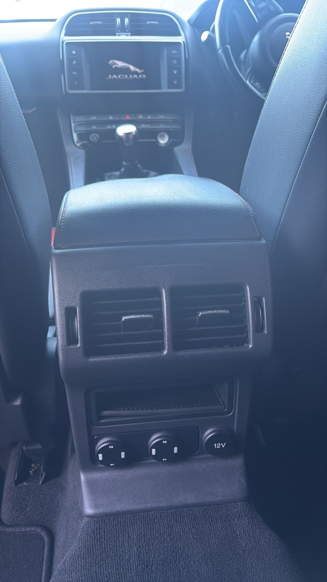 Used Jaguar F-Pace 2017 for sale - 76670809: Photo 4