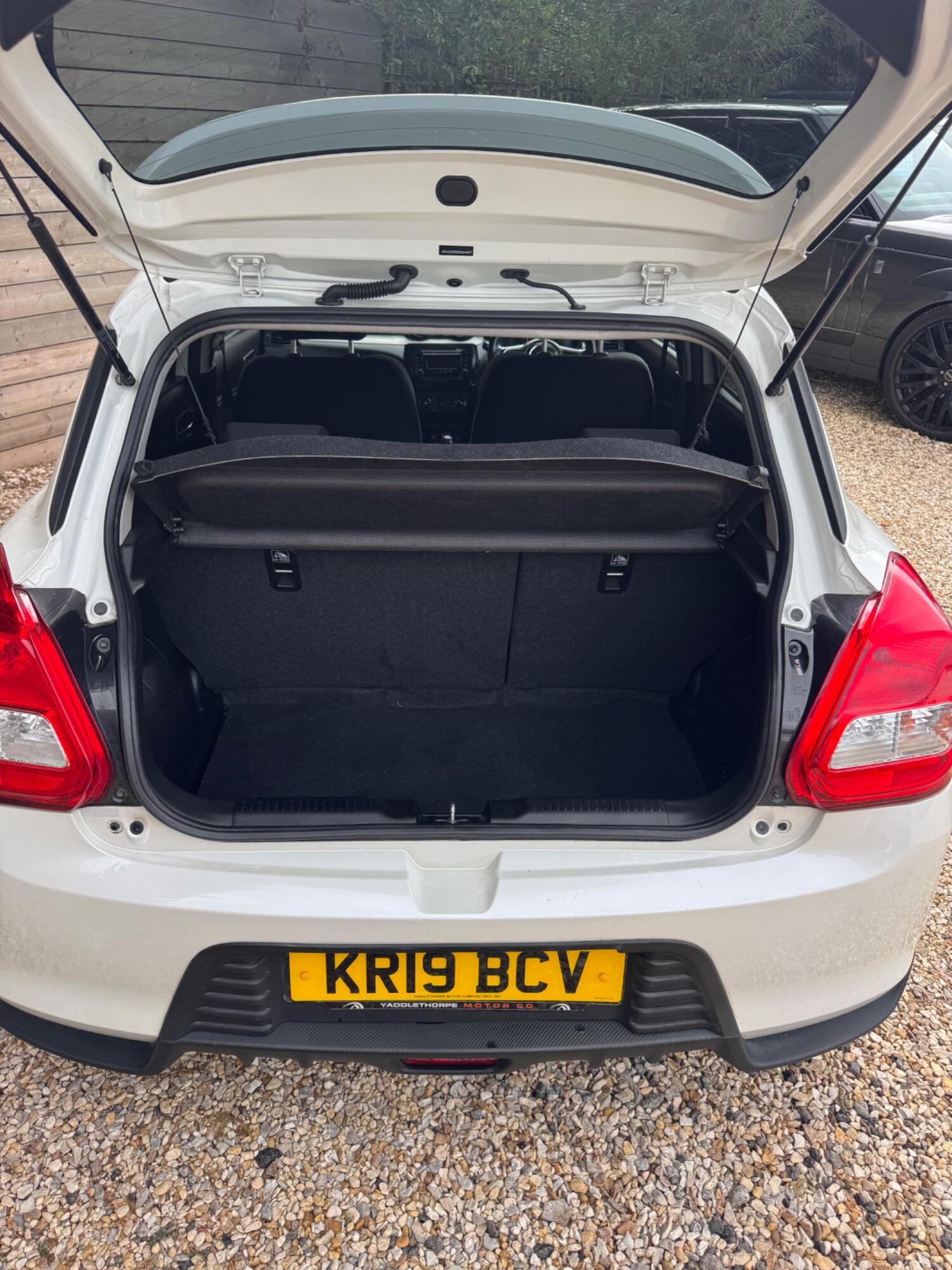Used Suzuki Swift 2019 for sale - 76005653: Photo 4