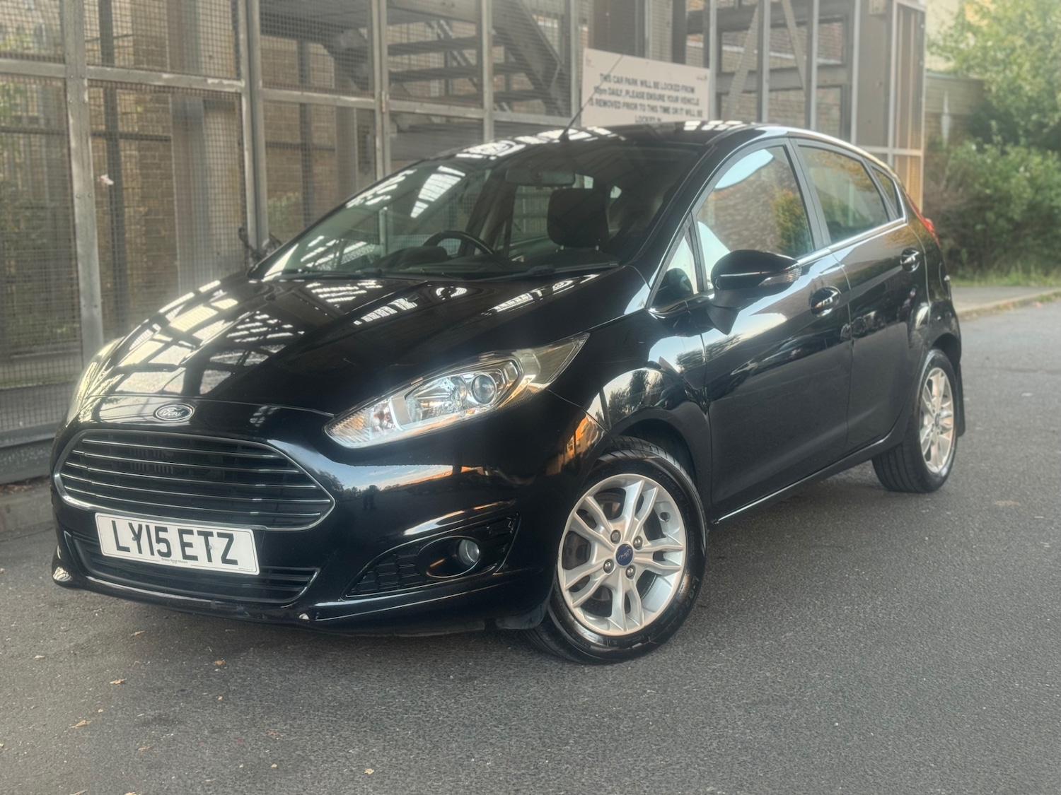 Used Ford Fiesta 2015 for sale - 76257583: Photo 2