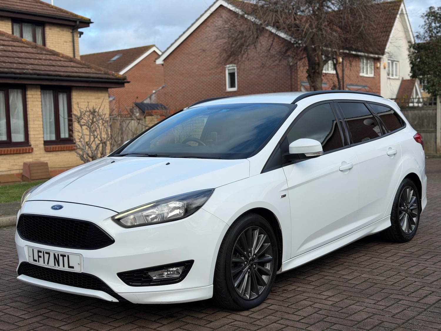 Used Ford Focus 2017 for sale - 77398854: Photo 3