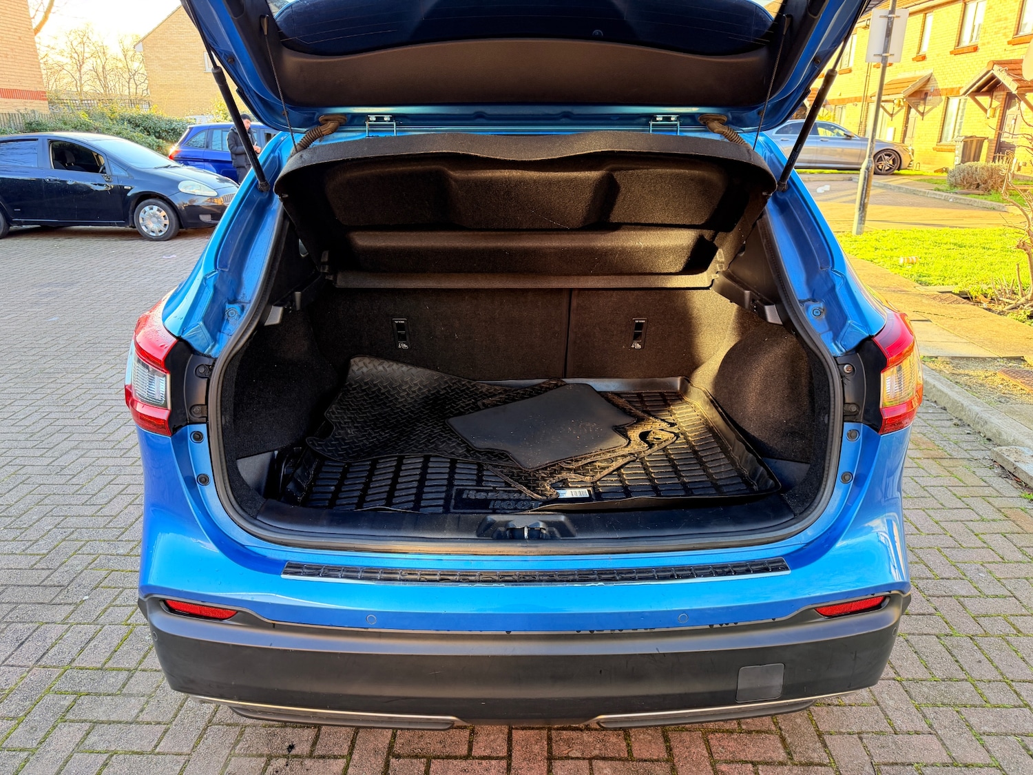 Used Nissan Qashqai 2017 for sale - 77201043: Photo 14