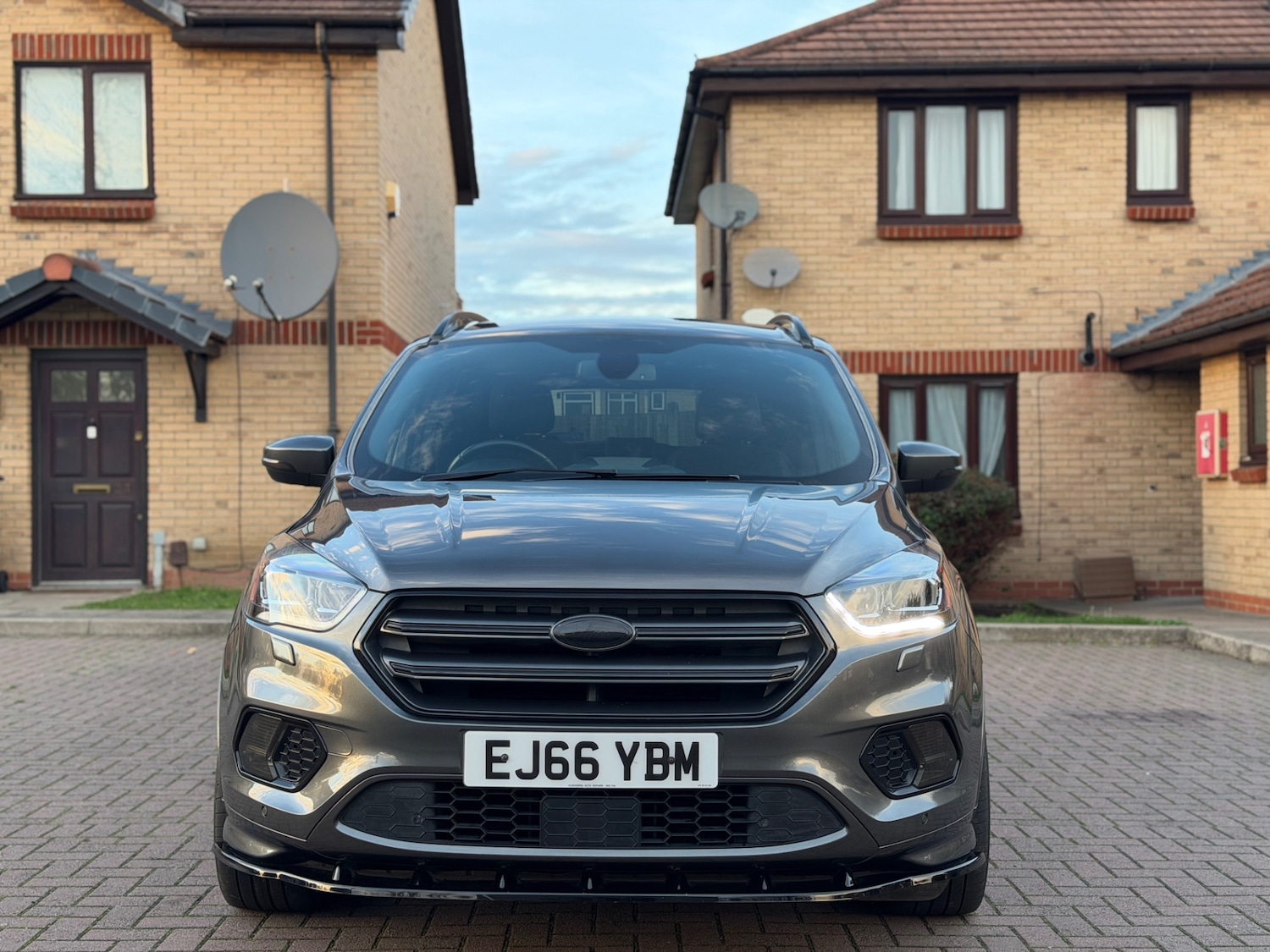 Used Ford Kuga 2016 for sale - 76468832: Photo 2