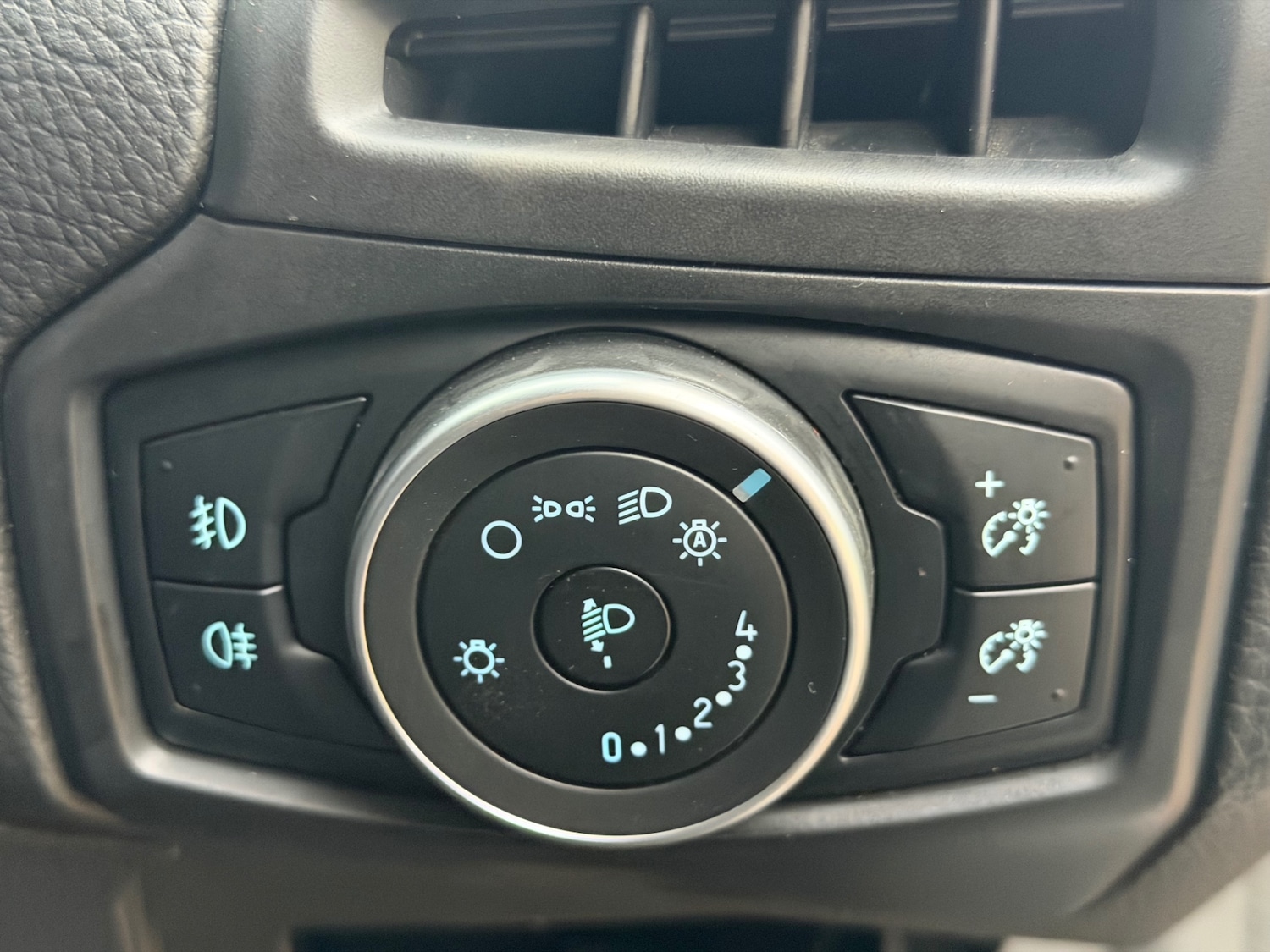 Used Ford Focus 2017 for sale - 77109922: Photo 18