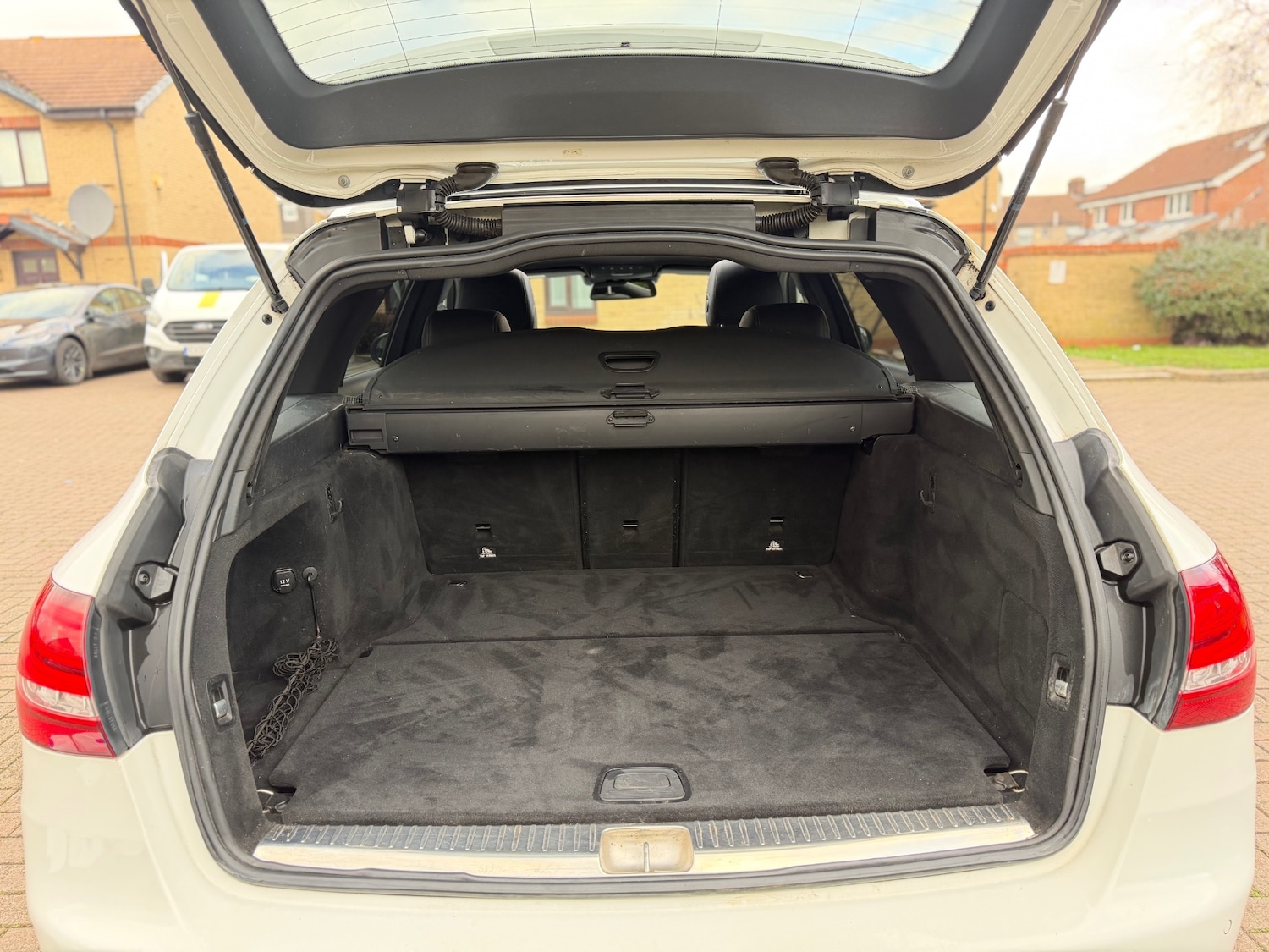 Used Mercedes-Benz C Class 2015 for sale - 77392748: Photo 9