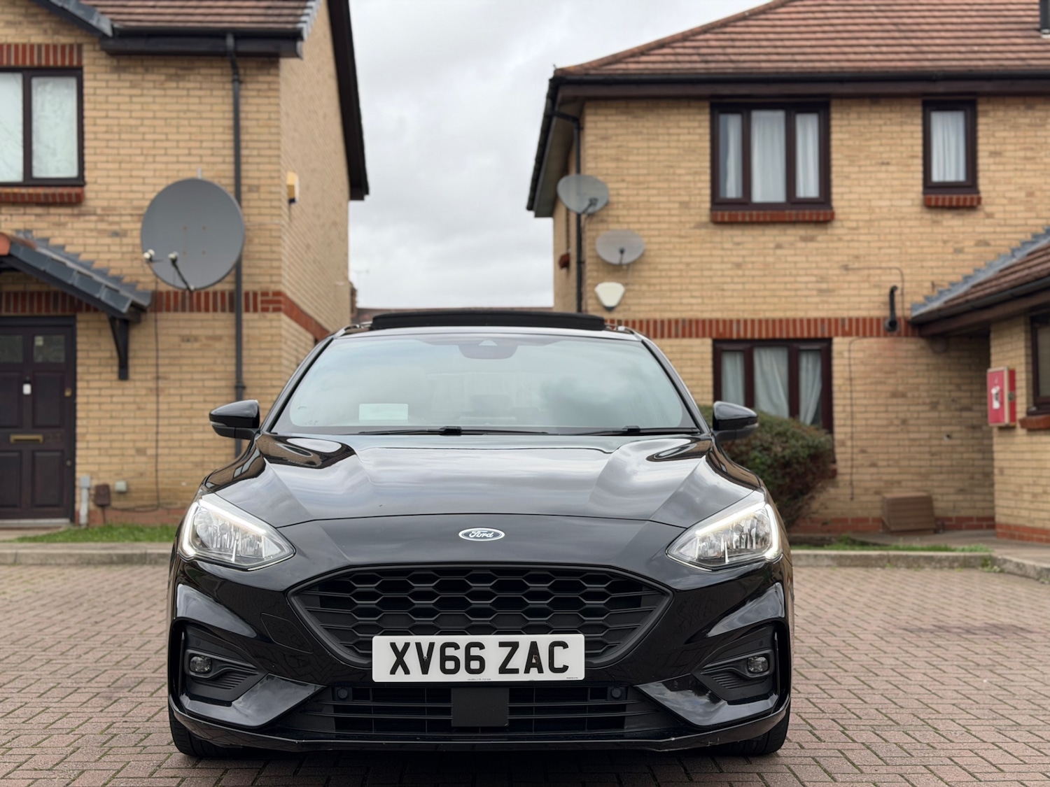 Used Ford Focus 2018 for sale - 76468049: Photo 2