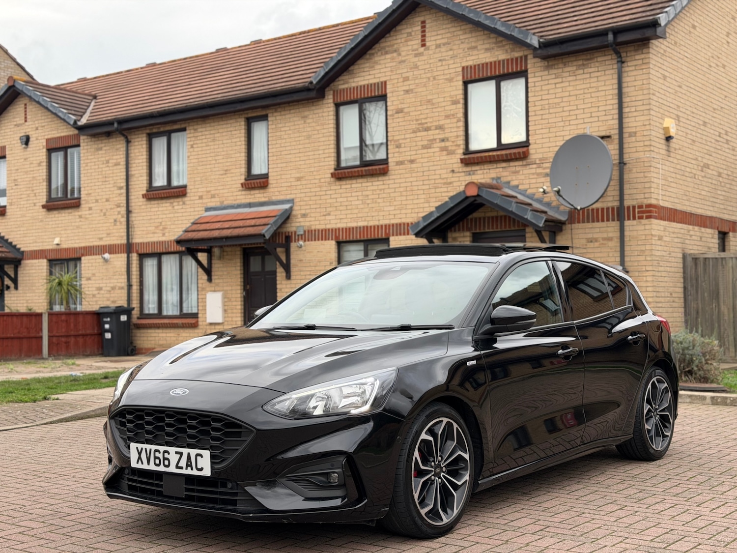 Used Ford Focus 2018 for sale - 76468049: Photo 3