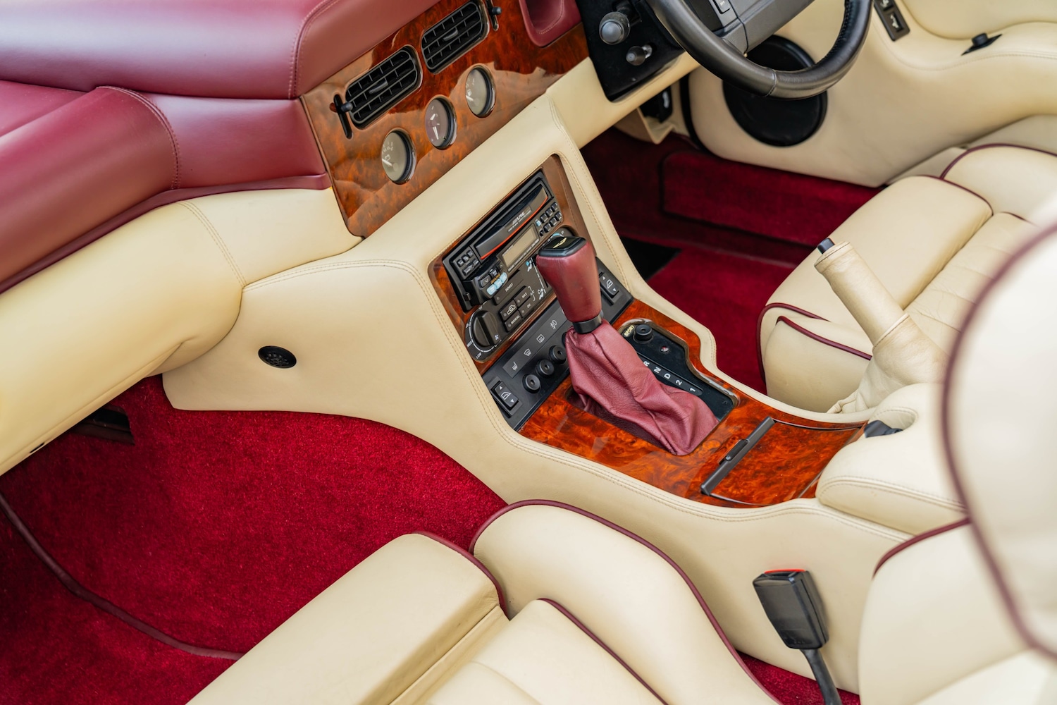 Used Aston Martin Virage 1996 for sale - 78011902: Photo 37