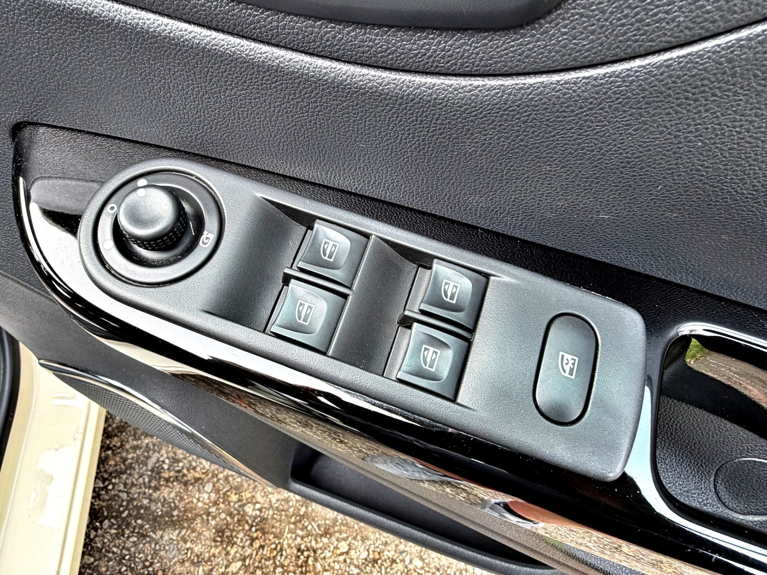 Used Renault Captur 2017 for sale - 76919414: Photo 17