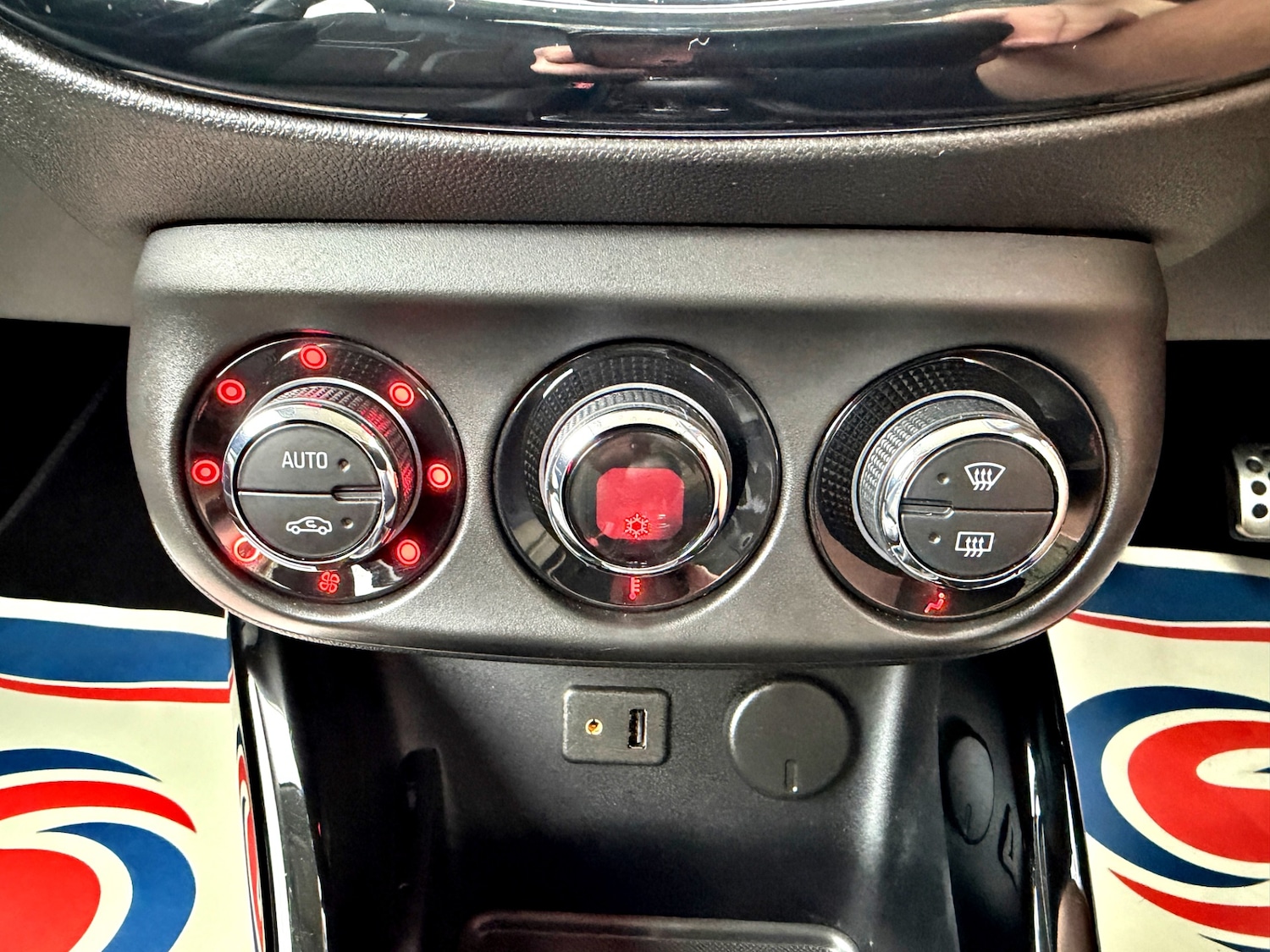 Used Vauxhall ADAM 2013 for sale - 78121931: Photo 18