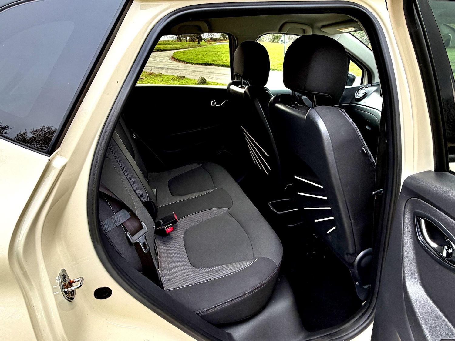 Used Renault Captur 2017 for sale - 76832834: Photo 13