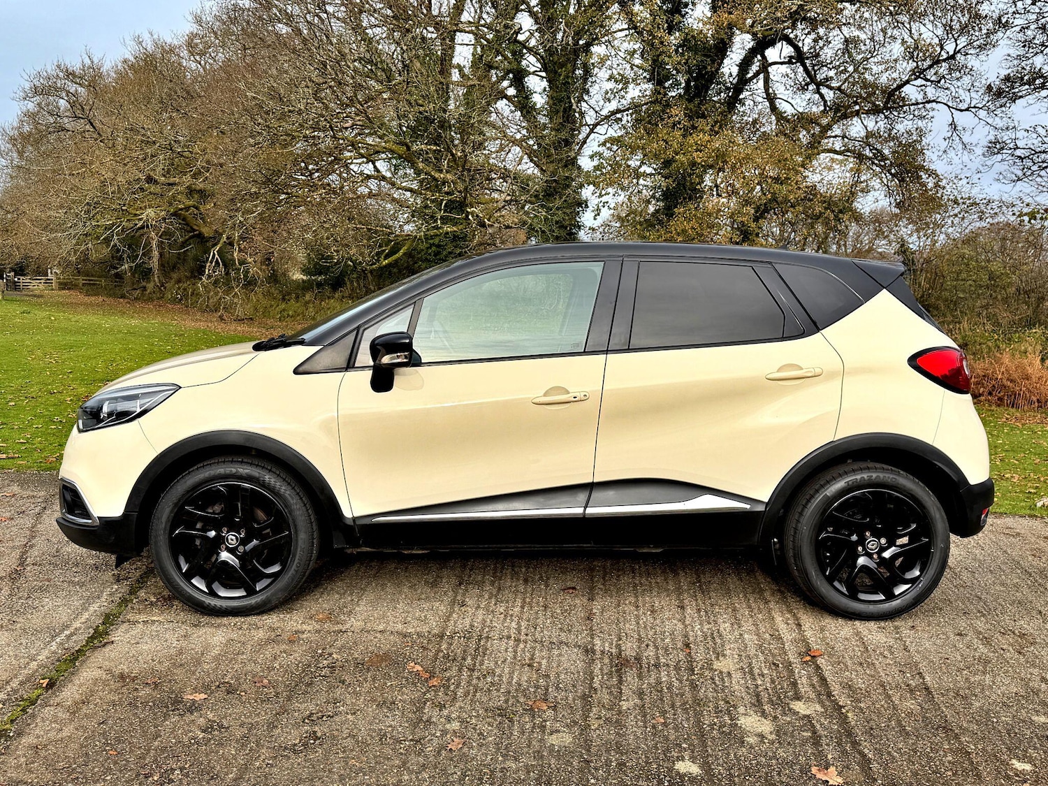 Used Renault Captur 2017 for sale - 76832834: Photo 4