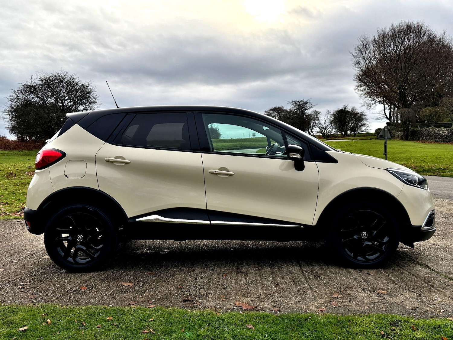 Used Renault Captur 2017 for sale - 76832834: Photo 9