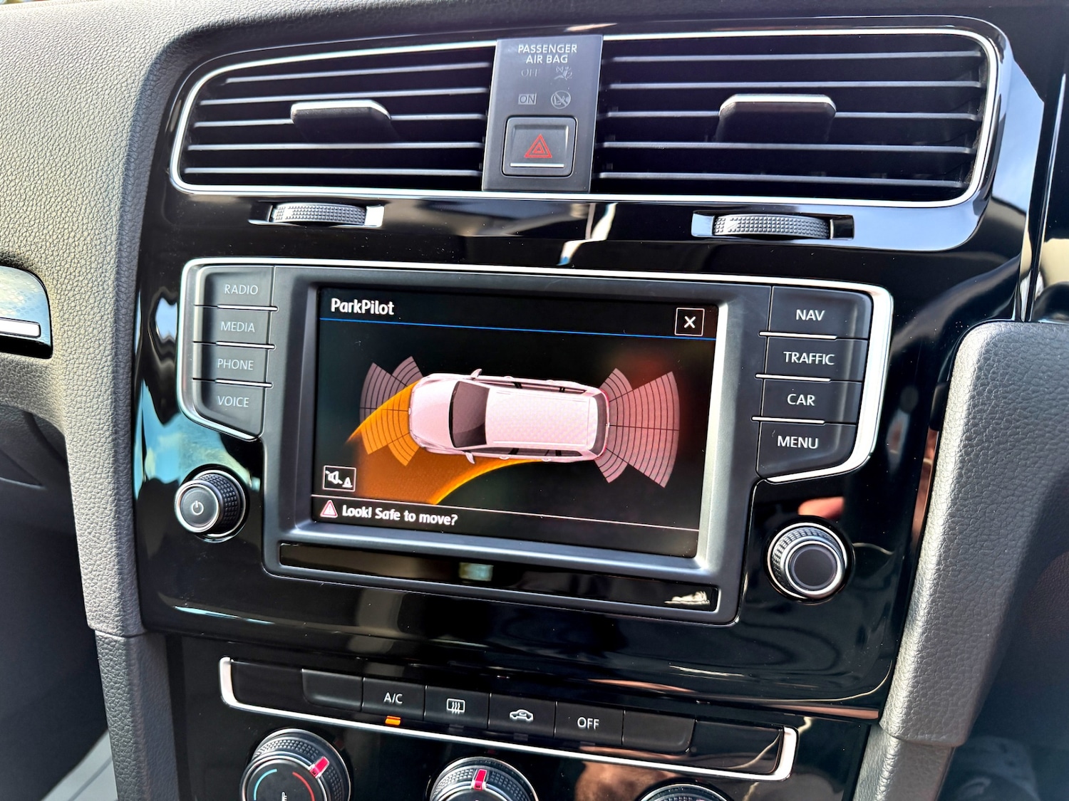 Used Volkswagen Golf 2017 for sale - 77012297: Photo 28