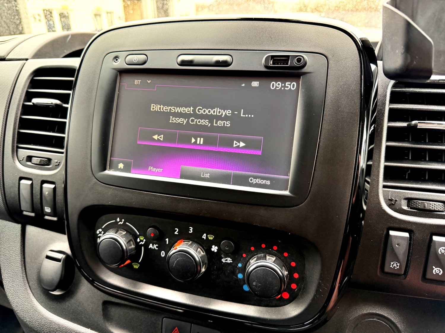 Used Vauxhall Vivaro 2017 for sale - 77675612: Photo 16