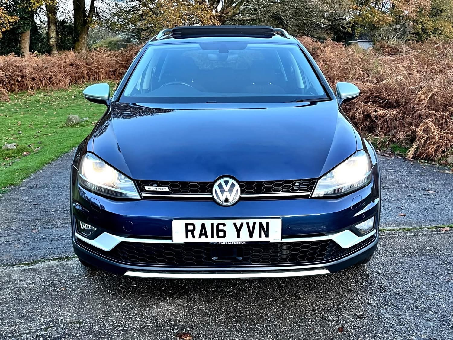 Used Volkswagen Golf 2016 for sale - 76979600: Photo 2