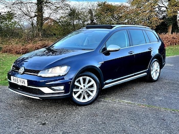 Used Volkswagen Golf 2016 for sale - 76979600: Photo