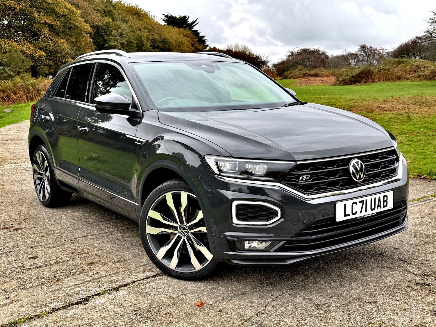 Used Volkswagen T-Roc 2021 for sale - 76832846: Photo 1