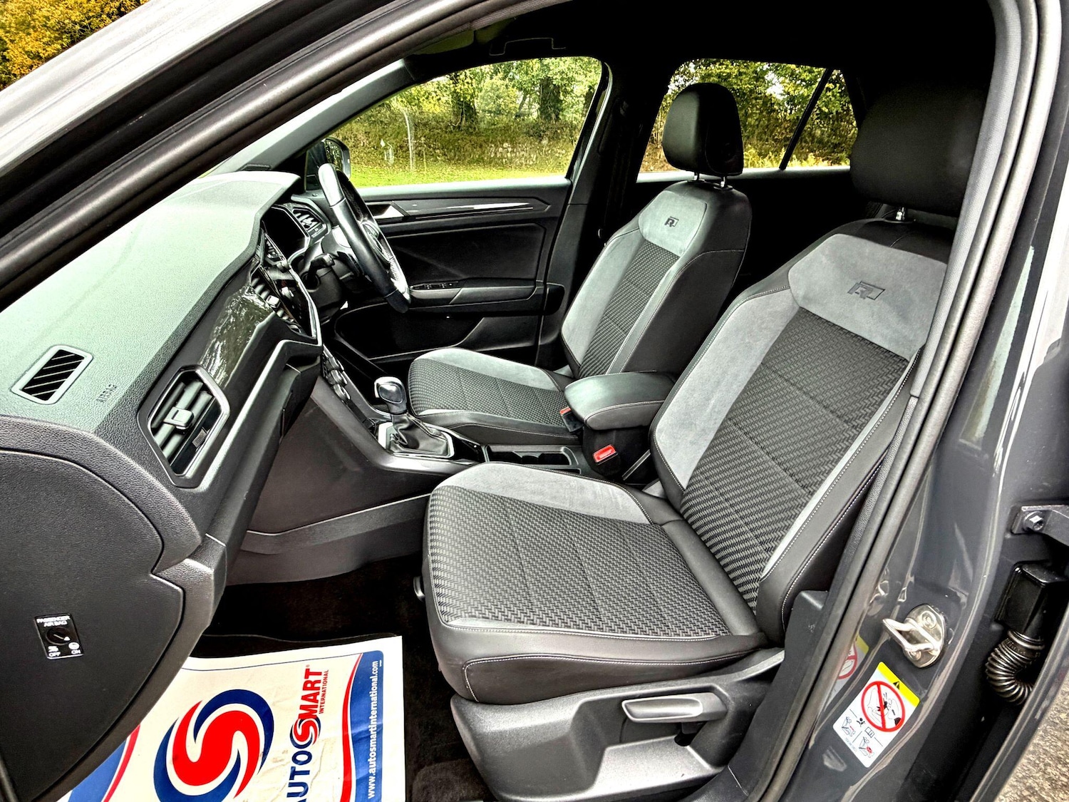 Used Volkswagen T-Roc 2021 for sale - 76832846: Photo 14