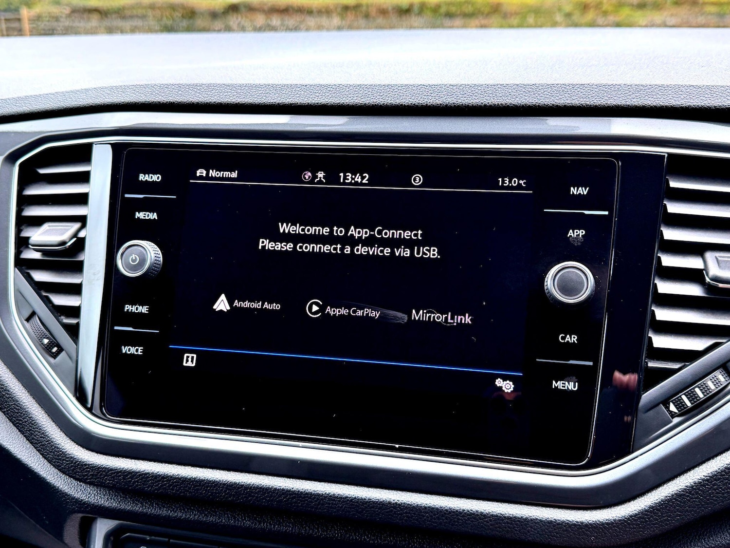 Used Volkswagen T-Roc 2021 for sale - 76832846: Photo 26