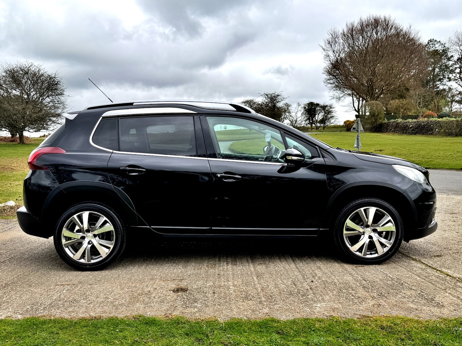 Used Peugeot 2008 2016 for sale - 78090824: Photo 9