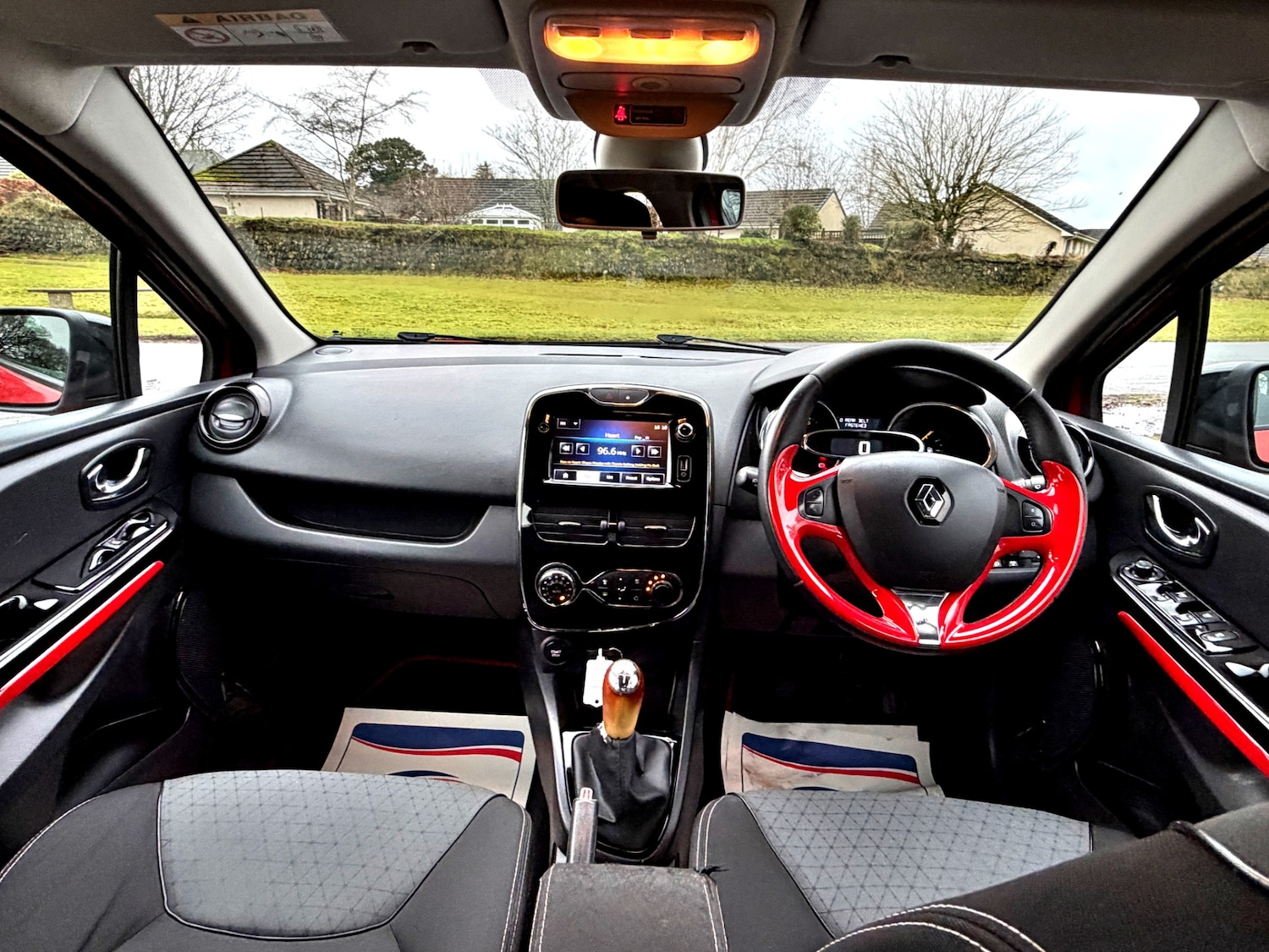 Used Renault Clio 2013 for sale - 77210815: Photo 10