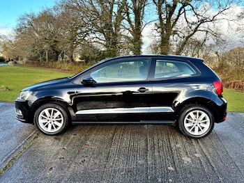 Used Volkswagen Polo 2015 for sale - 77261690: Photo