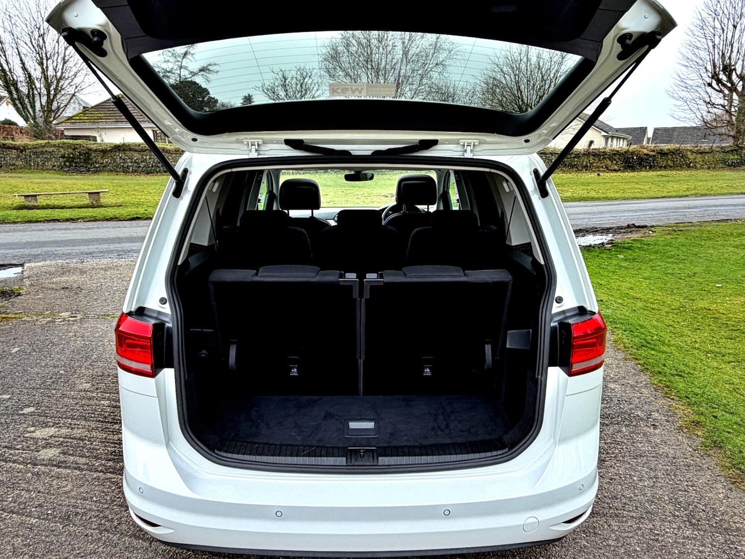 Used Volkswagen Touran 2017 for sale - 77640635: Photo 10