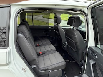 Used Volkswagen Touran 2017 for sale - 77640635: Photo