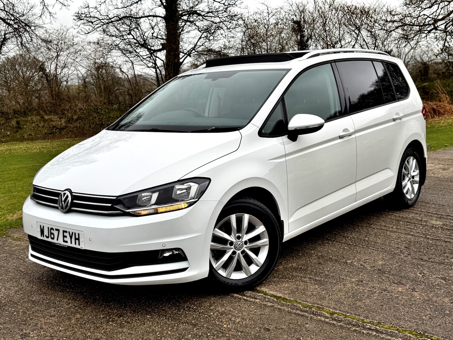 Used Volkswagen Touran 2017 for sale - 77640635: Photo 5