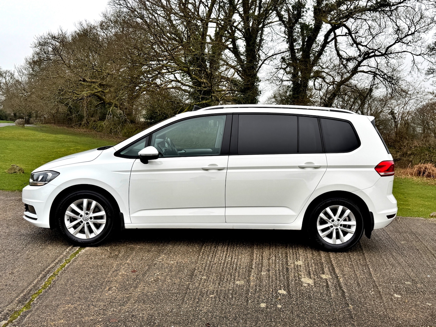 Used Volkswagen Touran 2017 for sale - 77640635: Photo 6