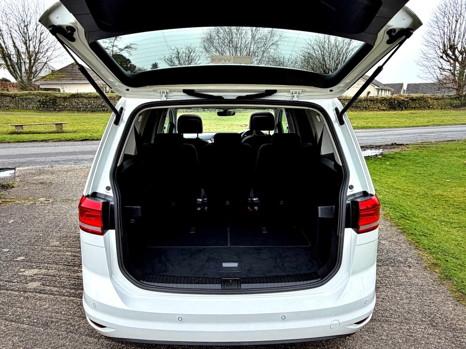 Used Volkswagen Touran 2017 for sale - 77640635: Photo 9