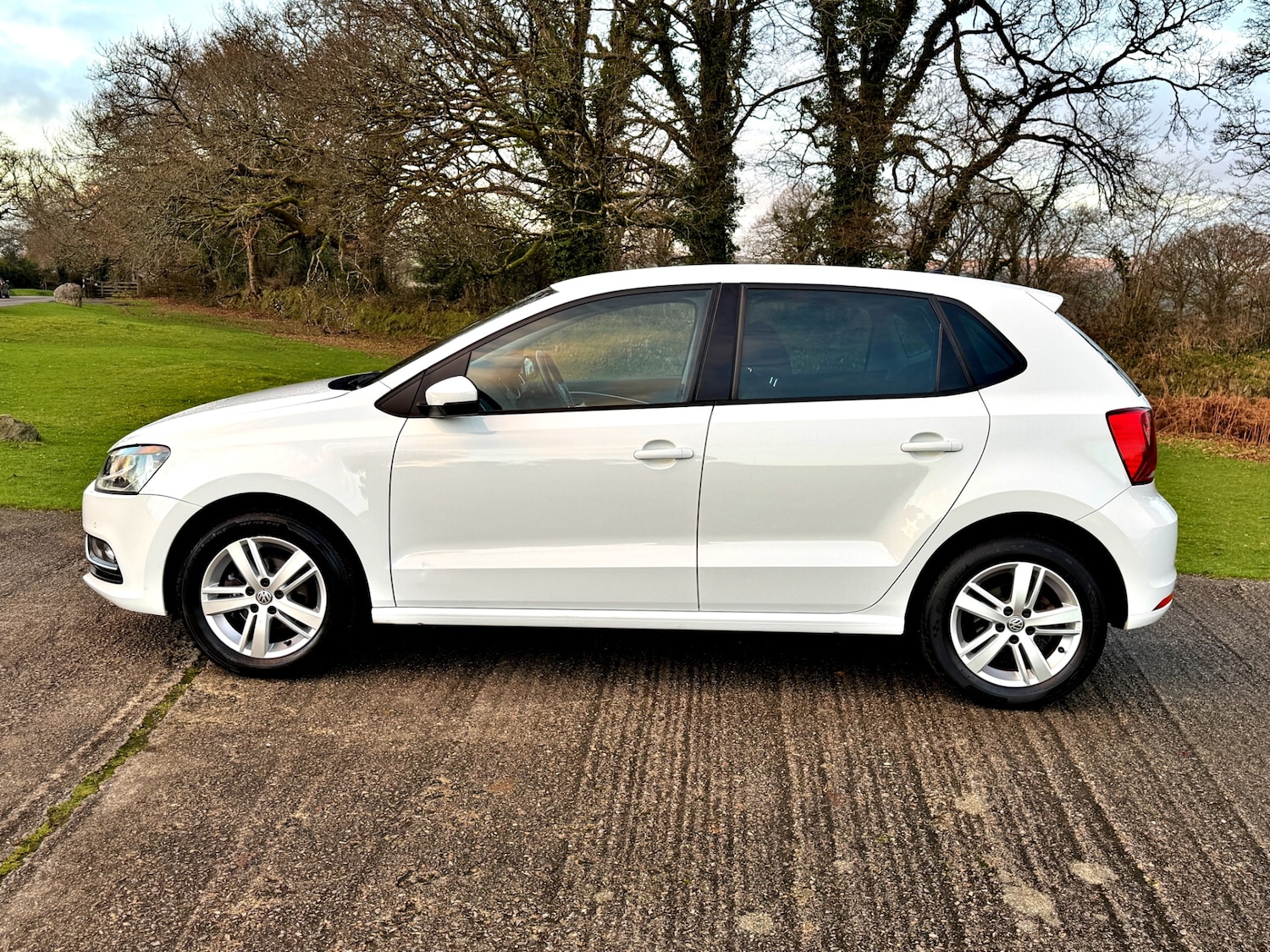 Used Volkswagen Polo 2017 for sale - 76980784: Photo 4