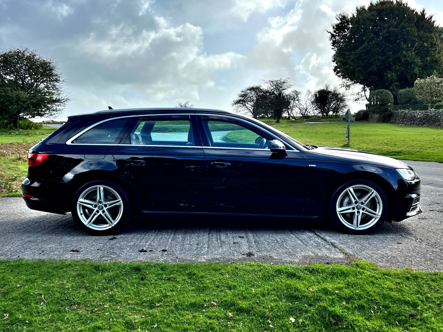 Used Audi A4 2017 for sale - 76919032: Photo 9