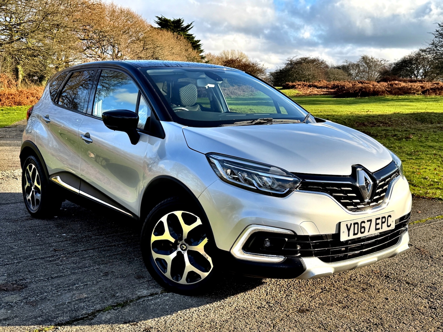 Used Renault Captur 2017 for sale - 76946003: Photo 1