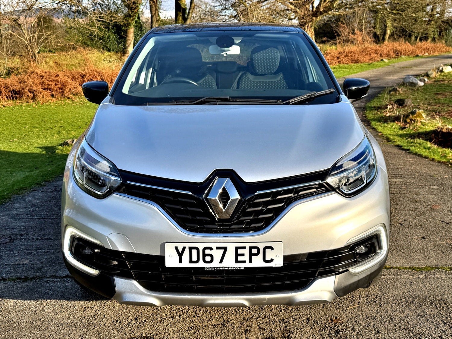 Used Renault Captur 2017 for sale - 76946003: Photo 2