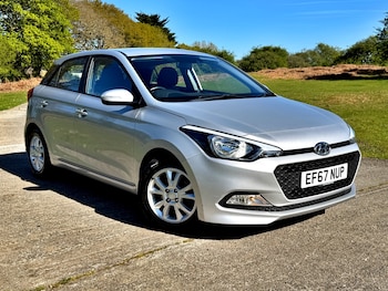 Used Hyundai i20 2017 for sale - 78370736: Photo