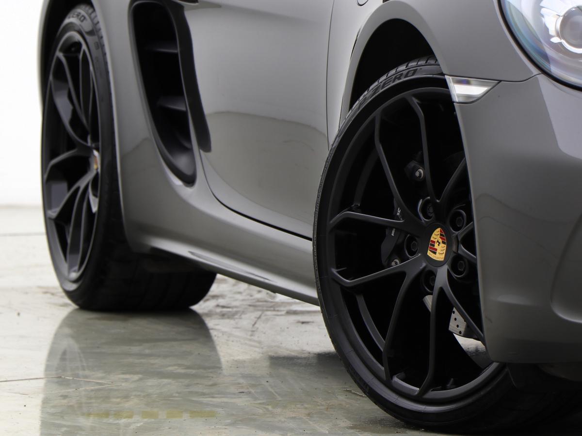 Used Porsche Cayman 2023 for sale - 77533180: Photo 10