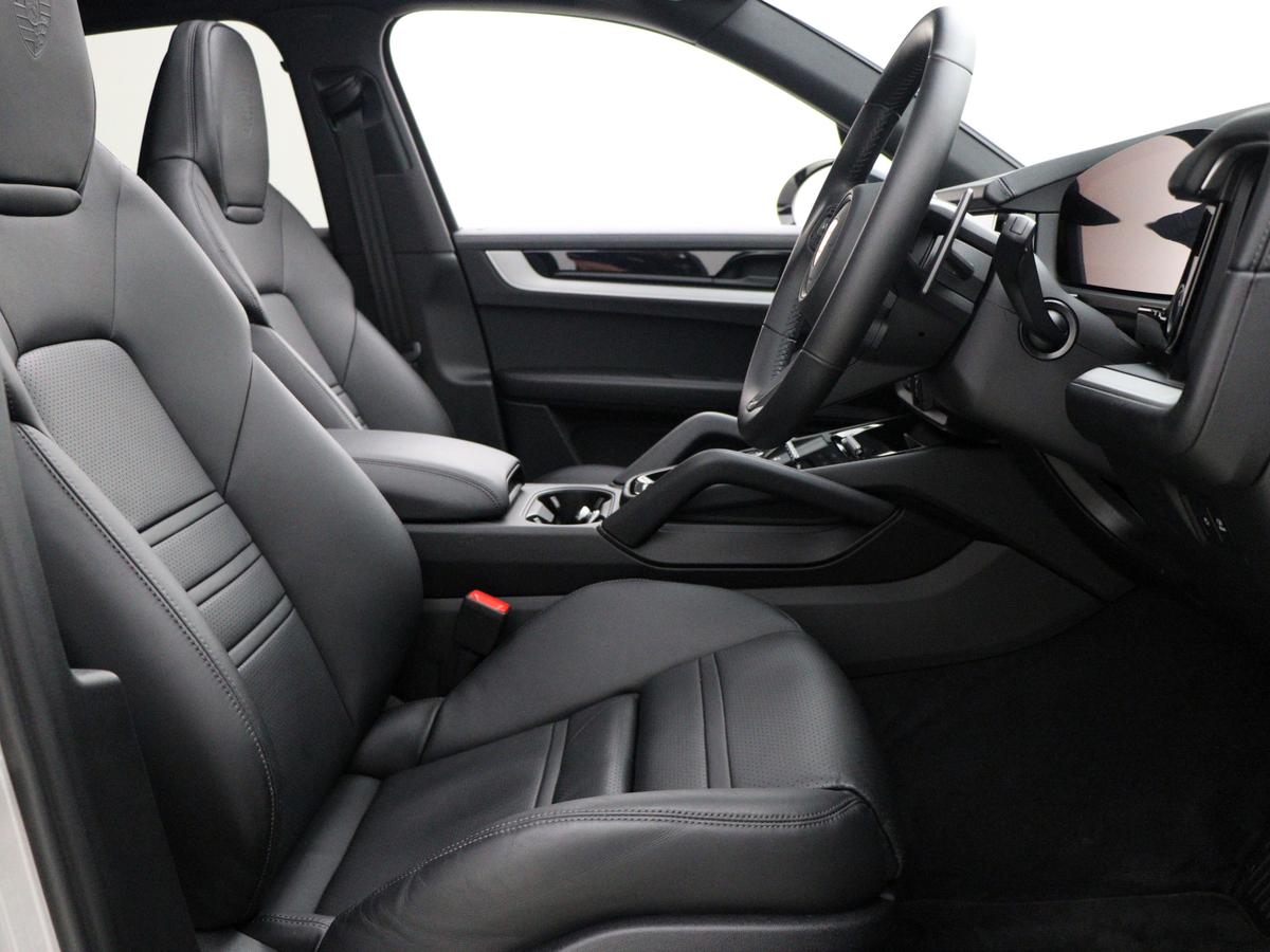 Used Porsche Cayenne 2025 for sale - 76679962: Photo 3