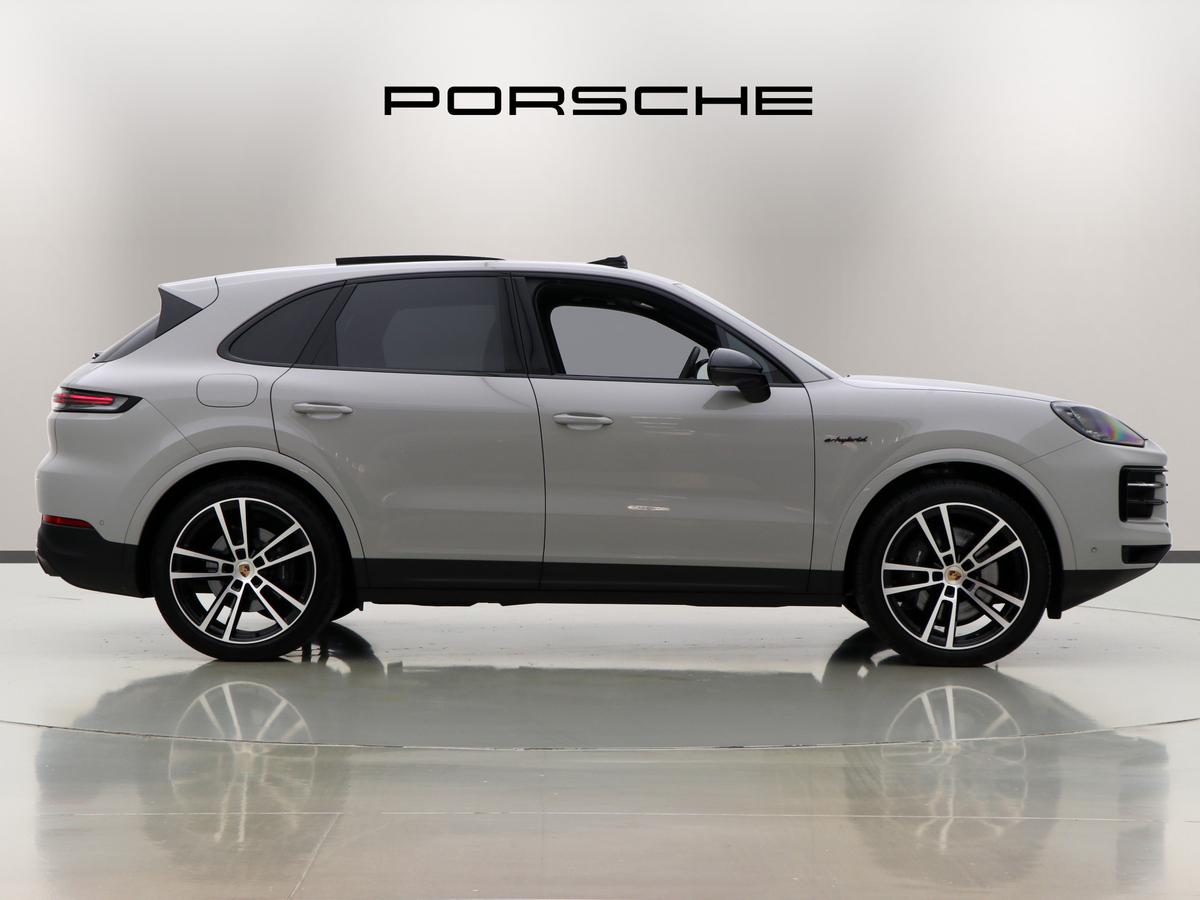 Used Porsche Cayenne 2025 for sale - 76679962: Photo 5