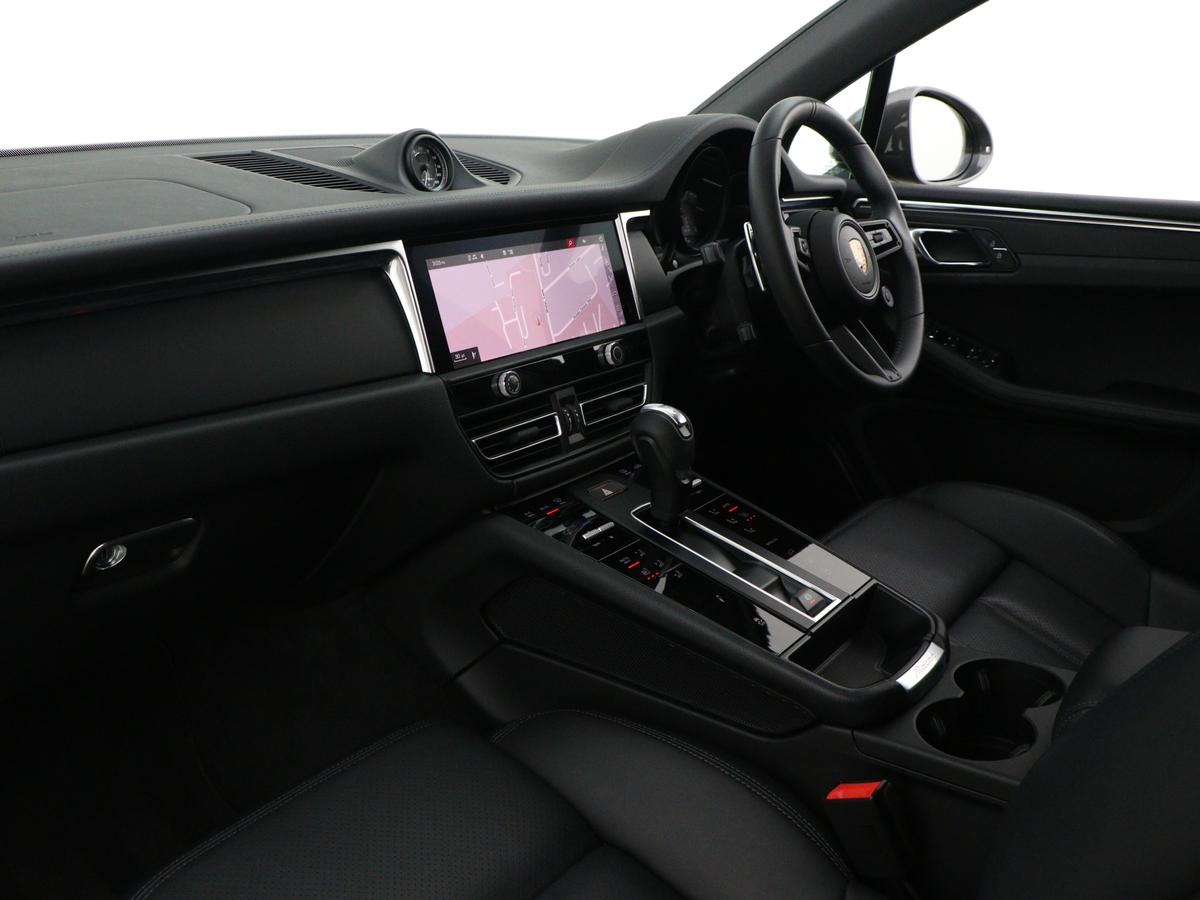 Used Porsche Macan 2023 for sale - 77533228: Photo 3