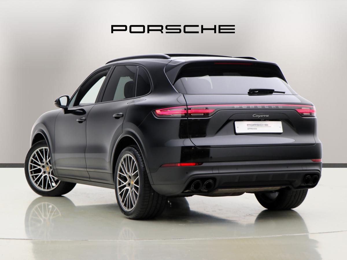 Used Porsche Cayenne 2023 for sale - 76676453: Photo 2